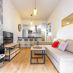 Cozy Flat With Common Pool & Parking - Center By Rems Apartamento Málaga
